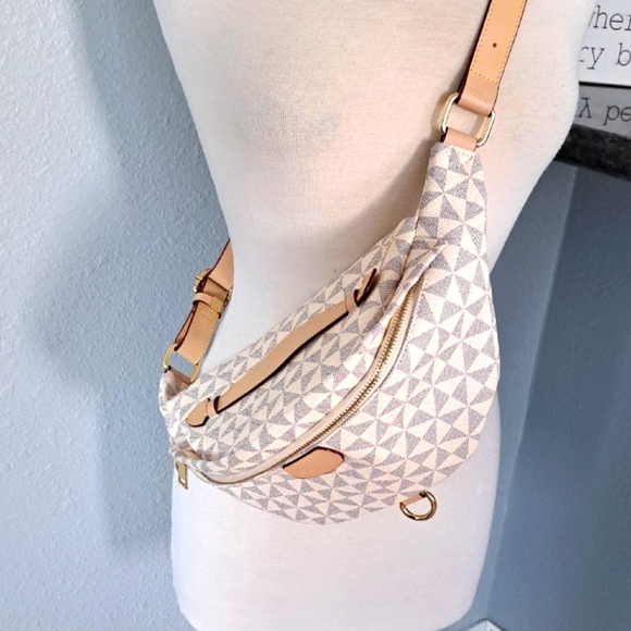 Checkered Crossbody Bag/Belt Bag - Picture 2 of 5